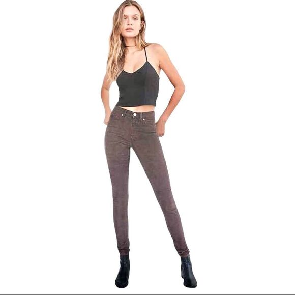 𝅺bdg Twig High Rise Corduroy Skinny Jean in Taupe Brown Size 27 - Picture 1 of 5